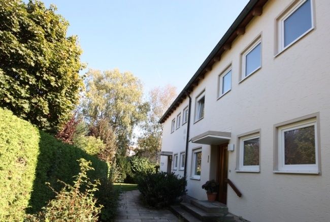 Gute Lage - sonnig u. hell + 31 m² Hobbyraum