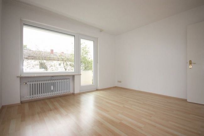 Gute Lage - sonnig u. hell + 31 m² Hobbyraum
