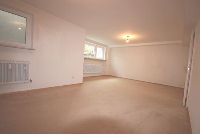 Gute Lage - sonnig u. hell + 31 m² Hobbyraum