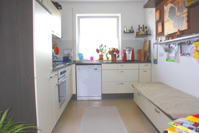 **VERMITTELT **  Helle u. sonnige Wohnung  in zentraler Lage