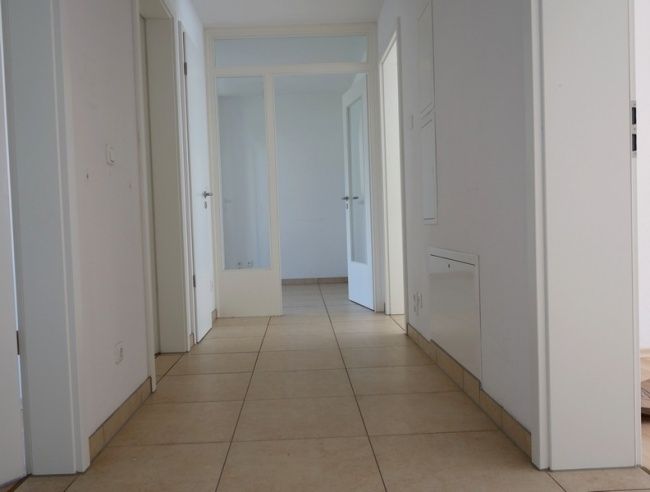 **VERMITTELT **  Helle u. sonnige Wohnung  in zentraler Lage