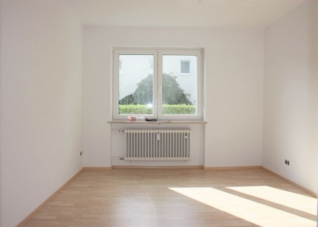 **VERMITTELT ** schöne u. helle Whg sucht ruhige Mieter