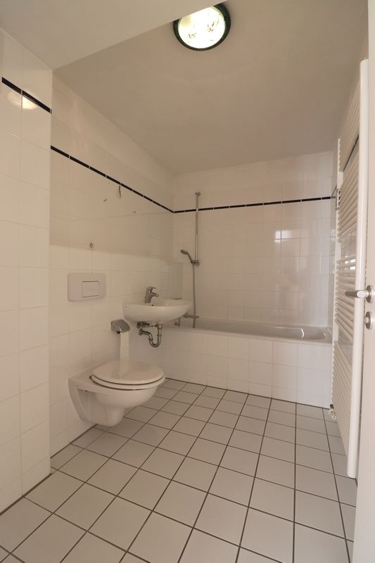 **VERMITTELT ** schöne und helle 2-Zimmer Wohnung