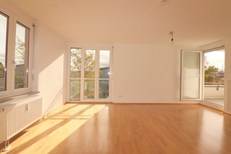**VERMITTELT ** schöne und helle 2-Zimmer Wohnung