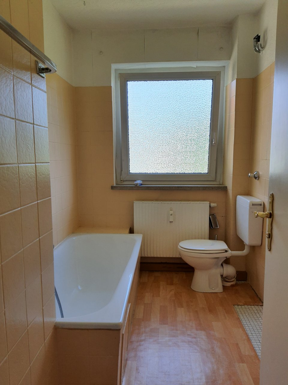 vermittelt - 9 Gehminuten vom Flaucher, schöne Wohnung in bester Lage