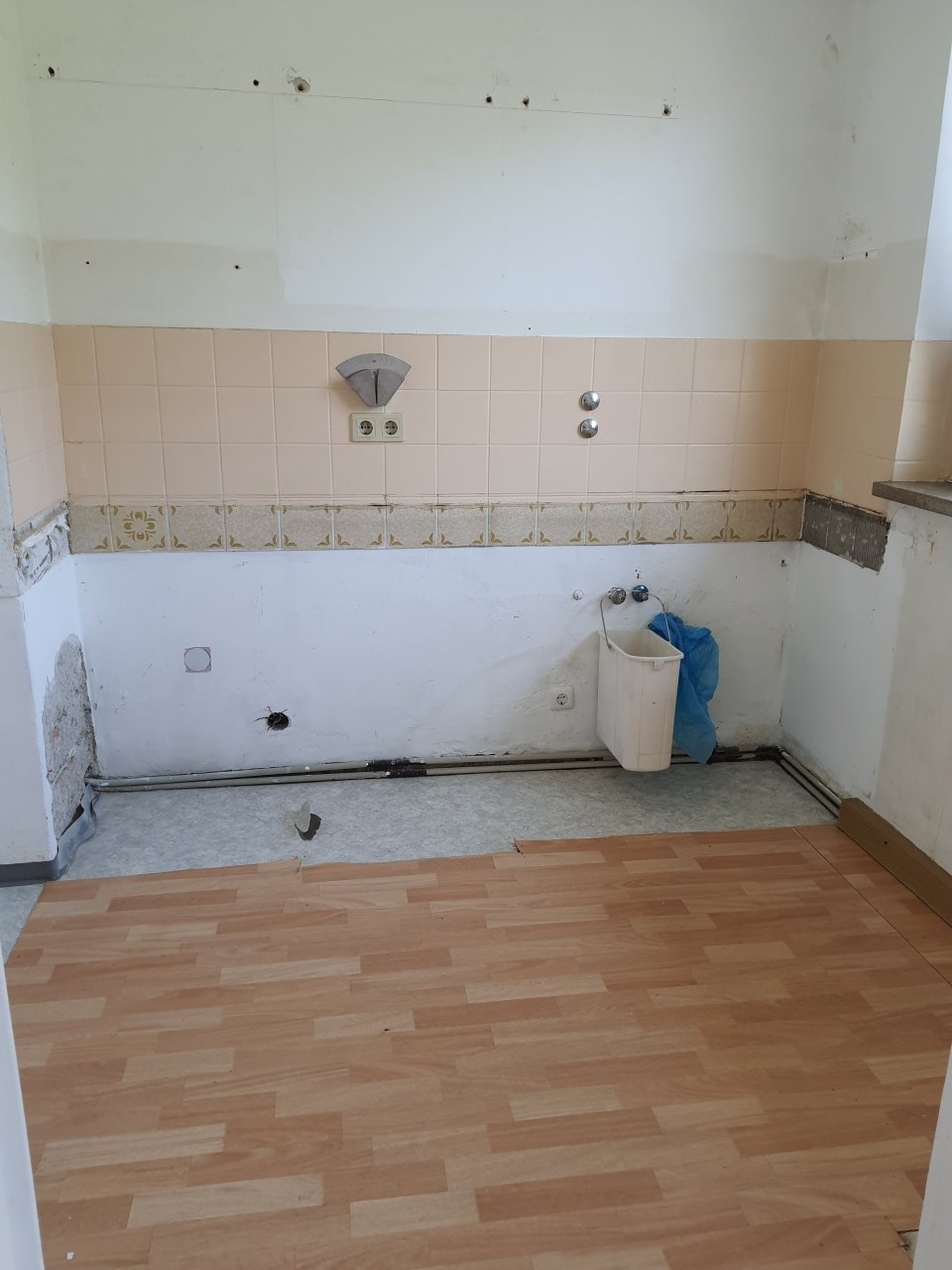 vermittelt - 9 Gehminuten vom Flaucher, schöne Wohnung in bester Lage