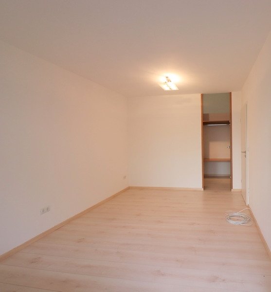 **VERMITTELT ** Schwabing: Schöne Wohnung mit großem Balkon