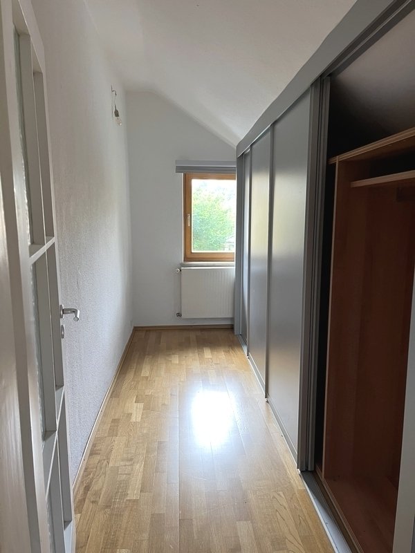 ***VERMITTELT *** 5. Min. z. S-Bahn. Altbauflair mit Garten für Single