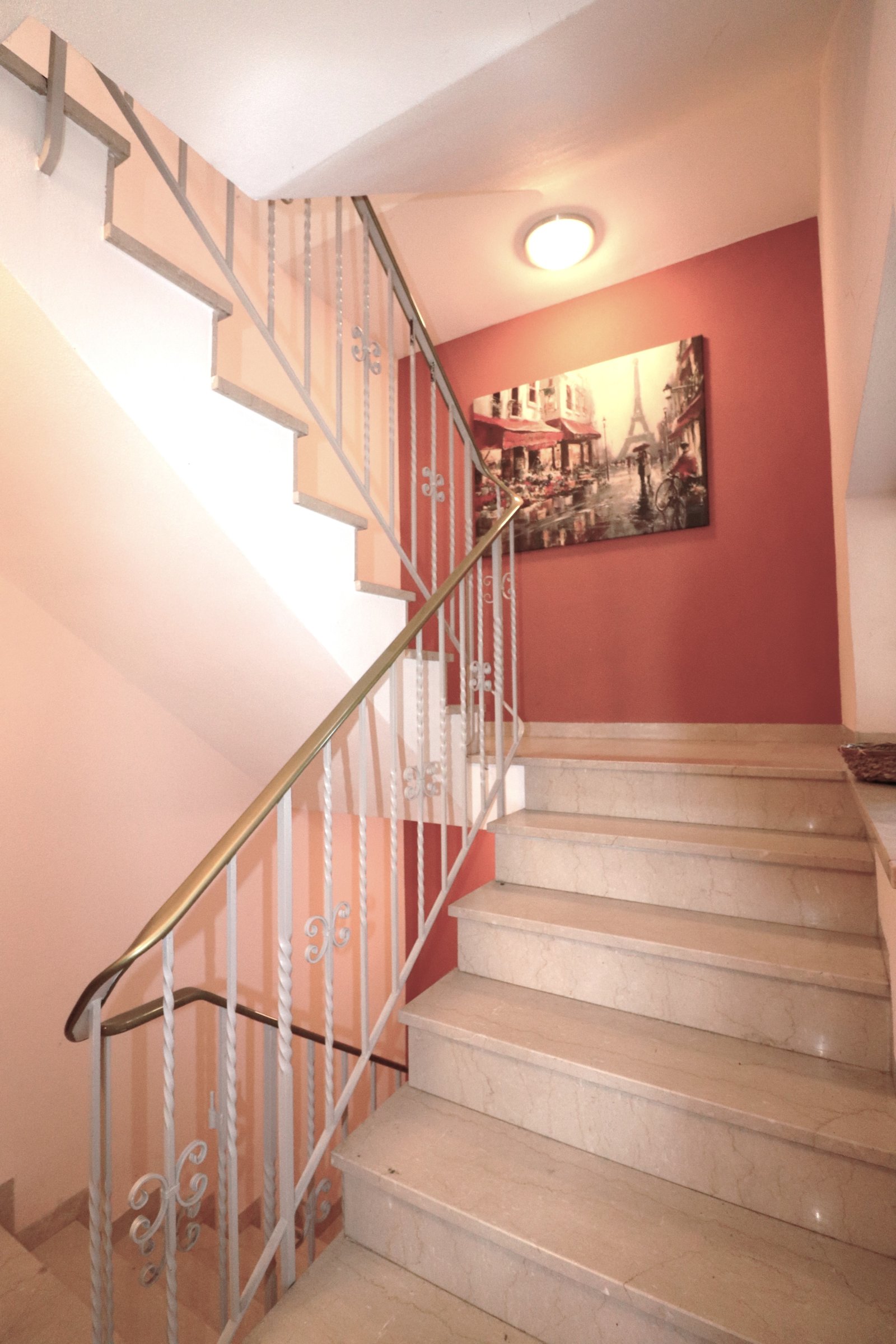Haus m. 3 Wohnungen in Top Zustand, 1 Whg frei