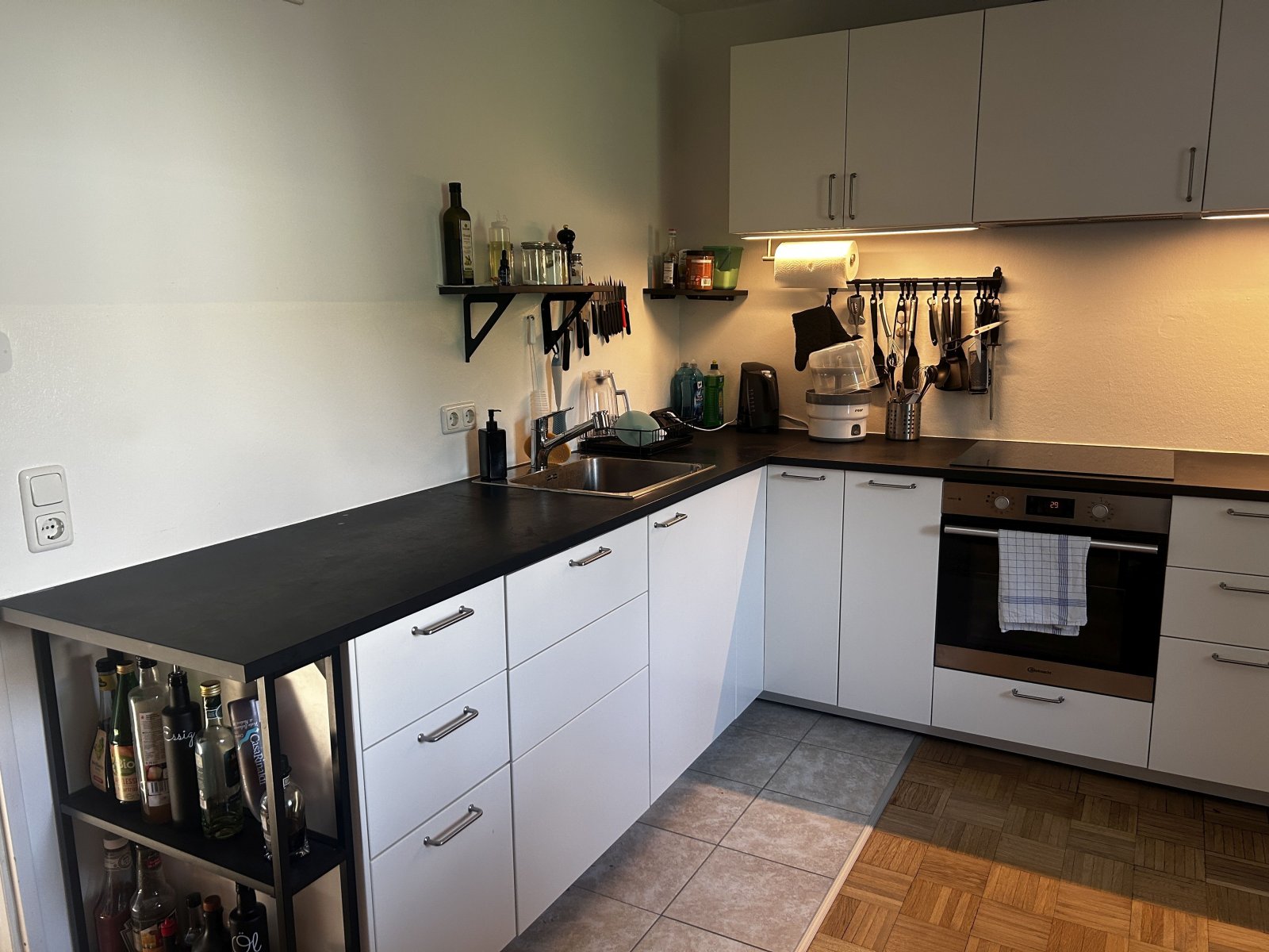 ***VERMITTELT*** gemütliche Wohnung mit Altbauflair sucht Single