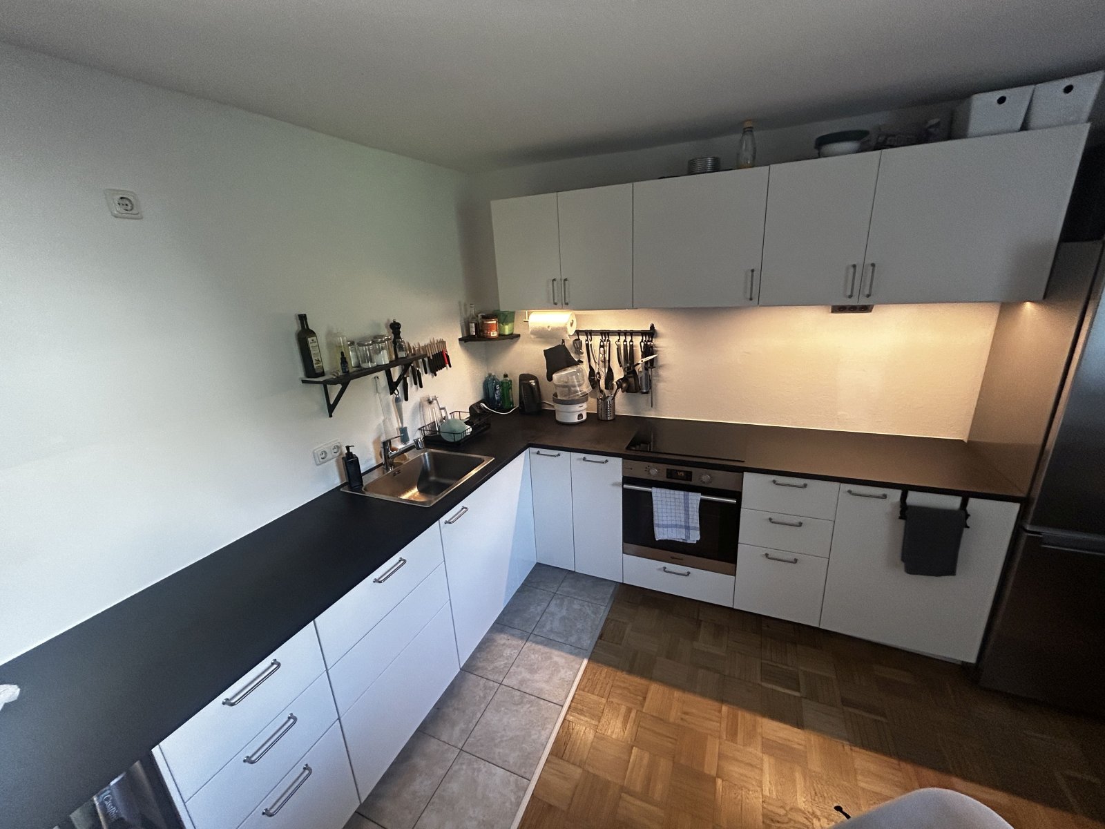 ***VERMITTELT*** gemütliche Wohnung mit Altbauflair sucht Single